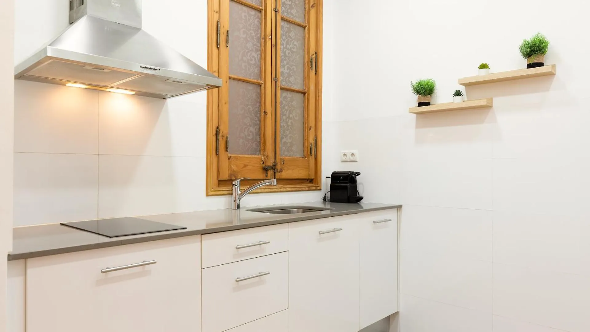 Bailen Apartments By Central Barcelona