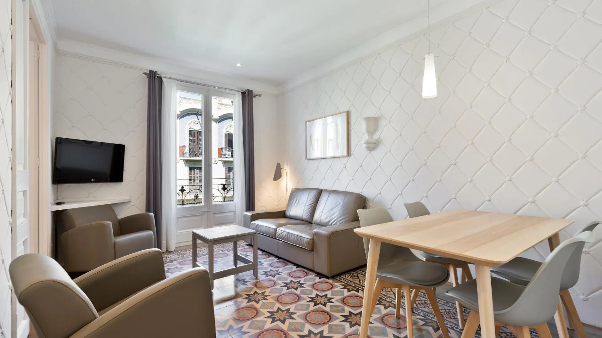 Bailen Apartments By Central Barcelona