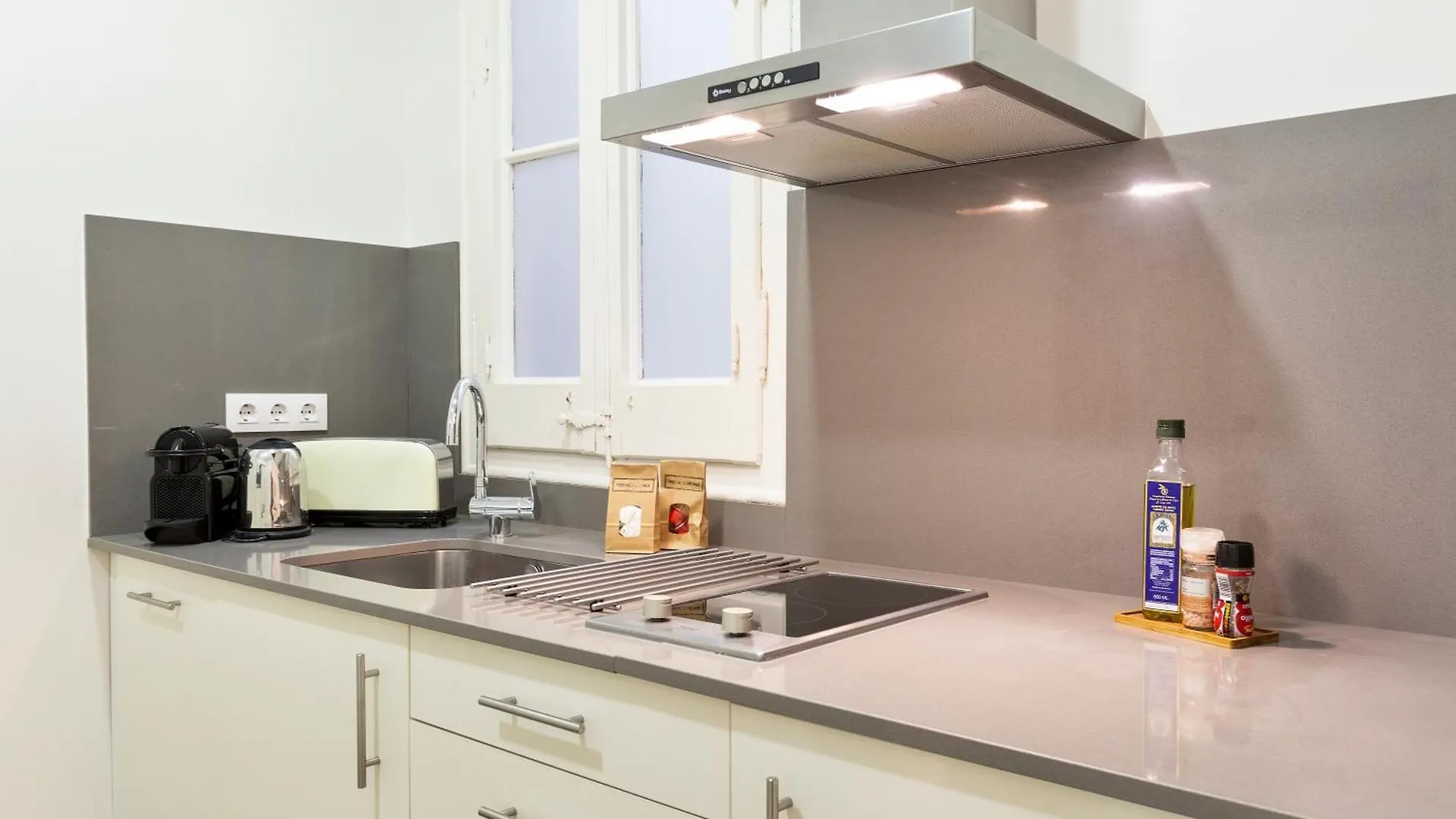 Bailen Apartments By Central Barcelona