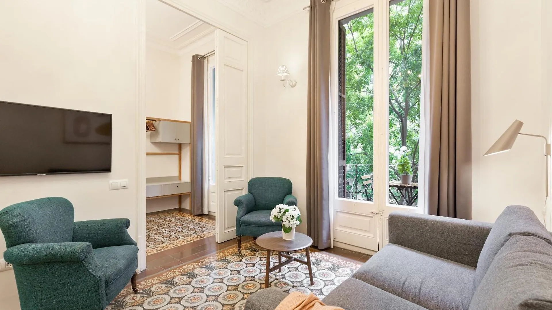 Bailen Apartments By Central Barcelona