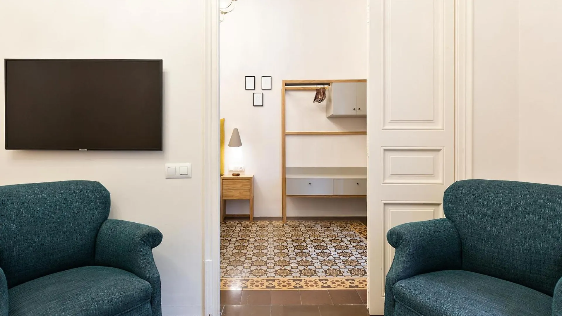 Bailen Apartments By Central Barcelona Spain