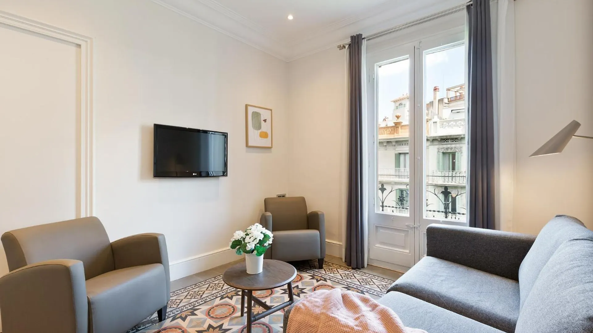 Bailen Apartments By Central Barcelona Spain