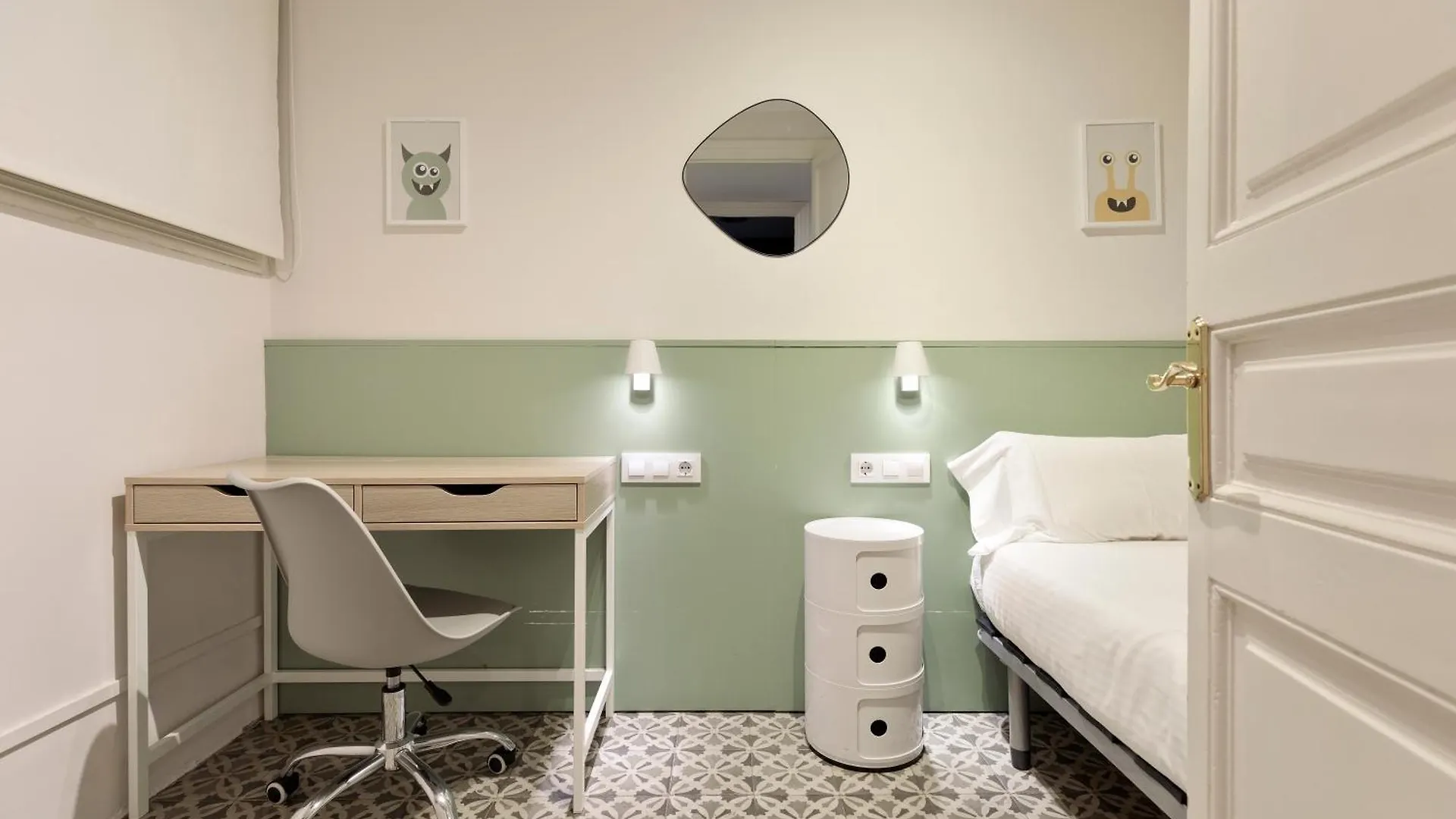Bailen Apartments By Central Barcelona 0*,  Spain